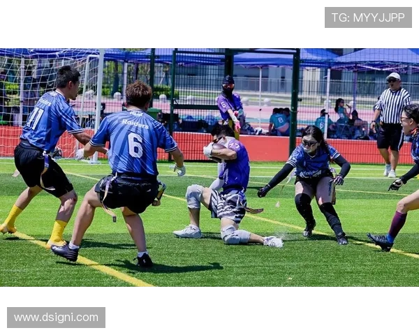 橄榄球阵型推搡战术解析展现力量与团队协作之美竞技精神与赛场魅力